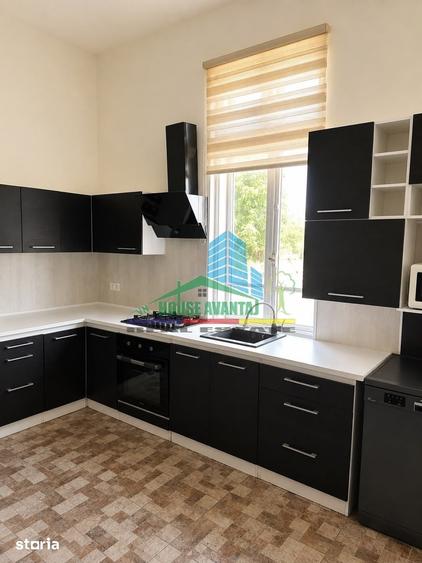 Casă cu 6 camere cu Teren 1657 Mp în Sihlea