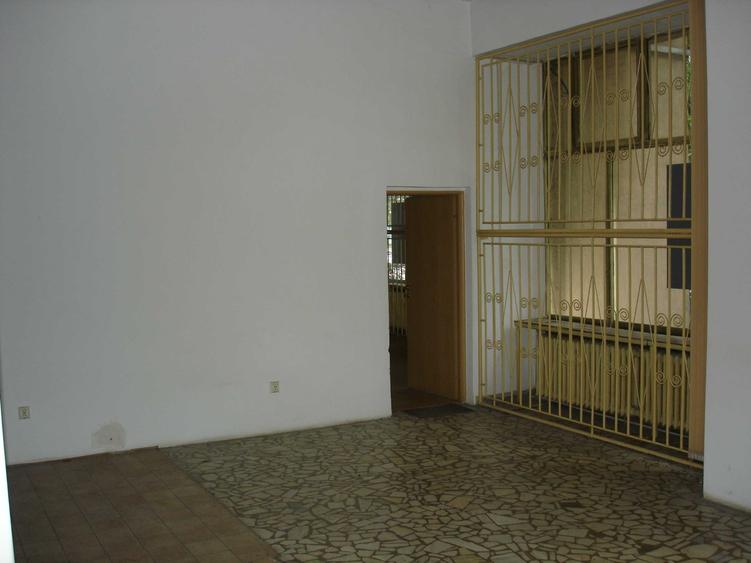 Spațiu comercial, de 191 mp, în Văcăresti