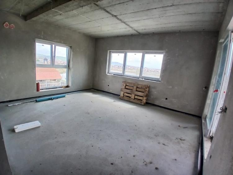 Penthouse cu 3 camere în Țiglari