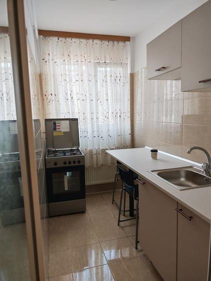 Apartament cu 2 camere semidecomandat în Mihai Bravu