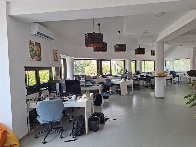 Spațiu comercial, de 160 mp, în Jigodin-Băi