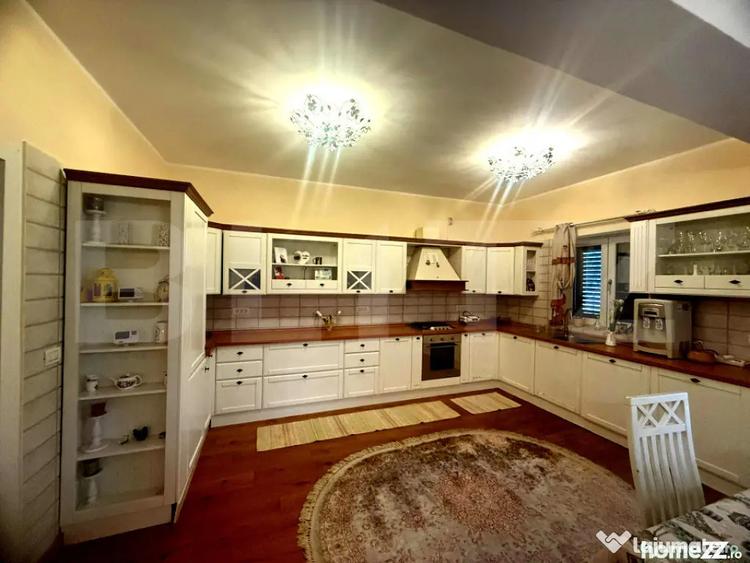 Casă cu 4 camere cu Teren 700 Mp în Central