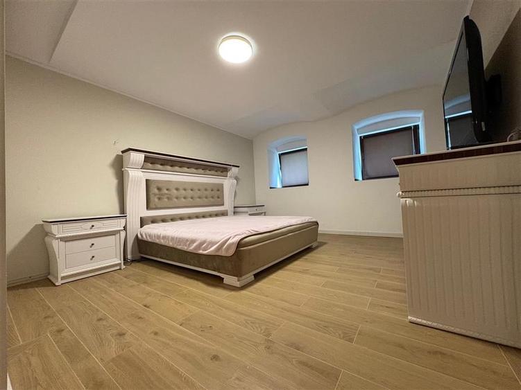 Apartament cu 3 camere decomandat în P-ța Maria