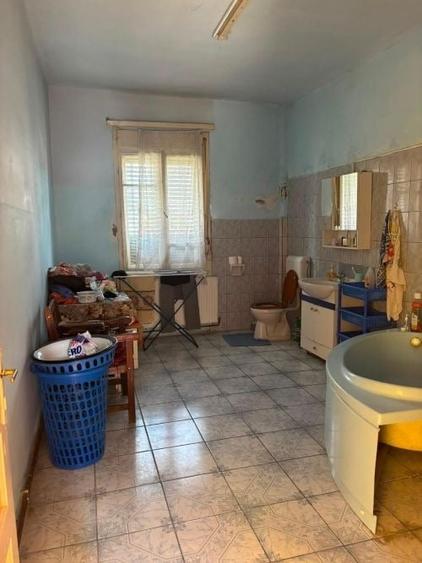 Casă individuală cu 3 camere cu Canalizare în Pârneava