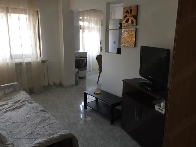 Apartament cu 3 camere decomandat în Independenței