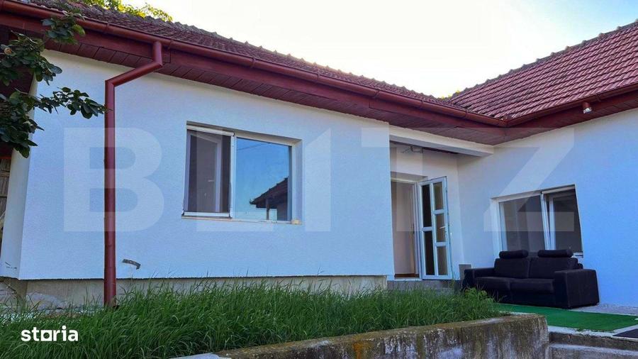 Casă cu 3 camere în Sărărie