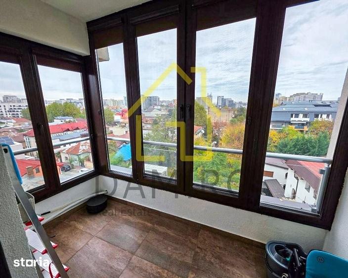Apartament cu 3 camere decomandat în Vitan