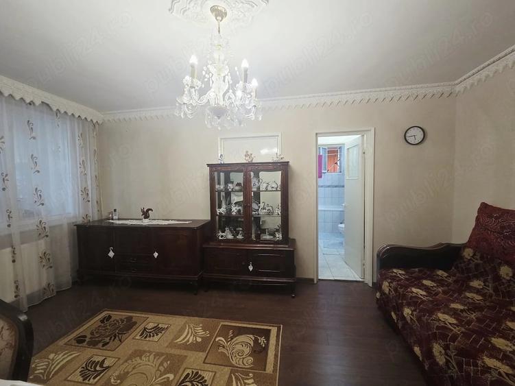 Apartament cu 3 camere semidecomandat în Țiglina 3