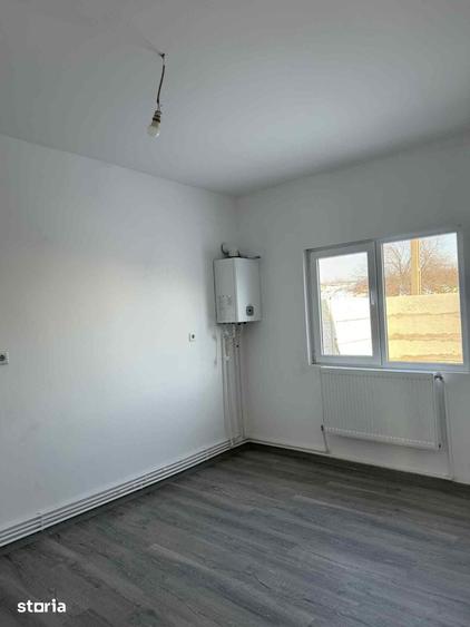 Casă cu 3 camere cu Teren 300 Mp în Lumina
