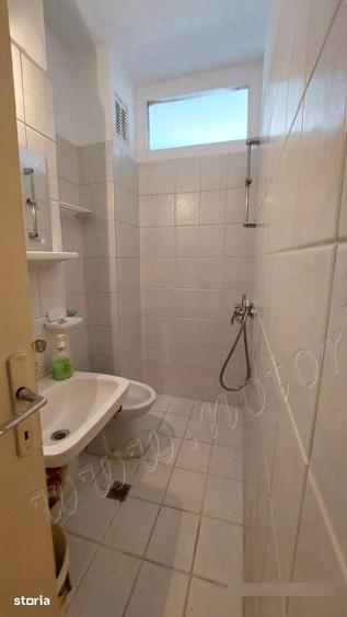 Apartament cu 3 camere semidecomandat în Est