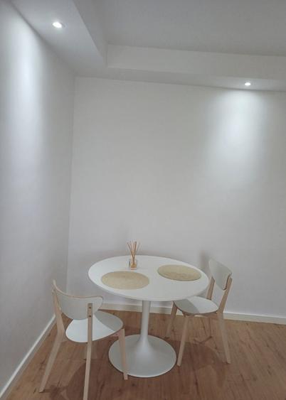Apartament cu 2 camere decomandat în Crețuleasca