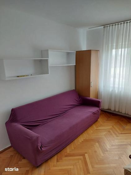Apartament cu 3 camere decomandat în Cetate