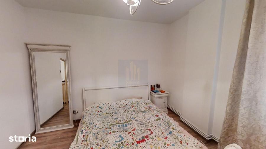 Apartament cu 3 camere semidecomandat în Brezoianu