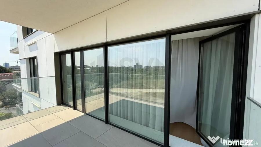 Apartament cu 3 camere semidecomandat în Nord