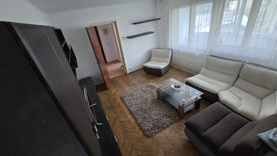 Apartament cu 3 camere semidecomandat în Veteranilor