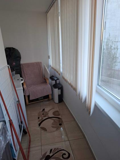 Se ofera spre vanzare un apart. spatios cu o suprafata de 65 mp, 3 cam. decomandate, et. 1, 2 bai, ideal atat pentru locuit, cat si pentru investitie - 4