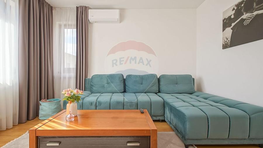 Apartament cu 3 camere decomandat, mobilat în Tractorul