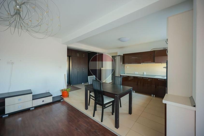 Apartament cu 3 camere decomandat în Rogerius