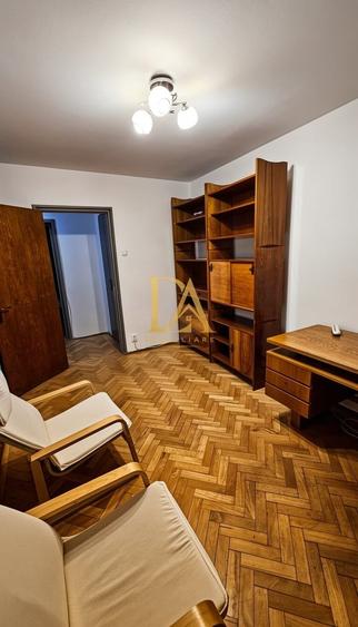 Apartament cu 3 camere semidecomandat în Veteranilor
