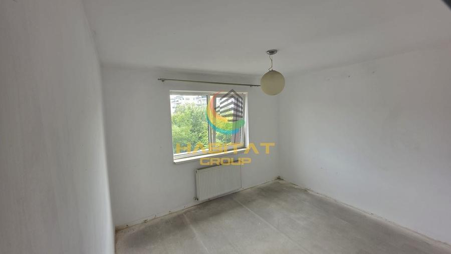 Apartament cu 3 camere decomandat în Berceni