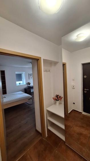 Garsonieră decomandată în Splaiul Unirii