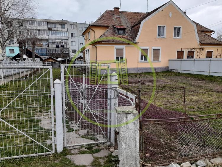 Apartament 2 camere de vanzare la casa  str.Plopului  Fagaras  jud. Brasov - 1