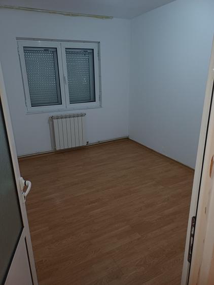 Casă cu 4 camere în Exterior Vest