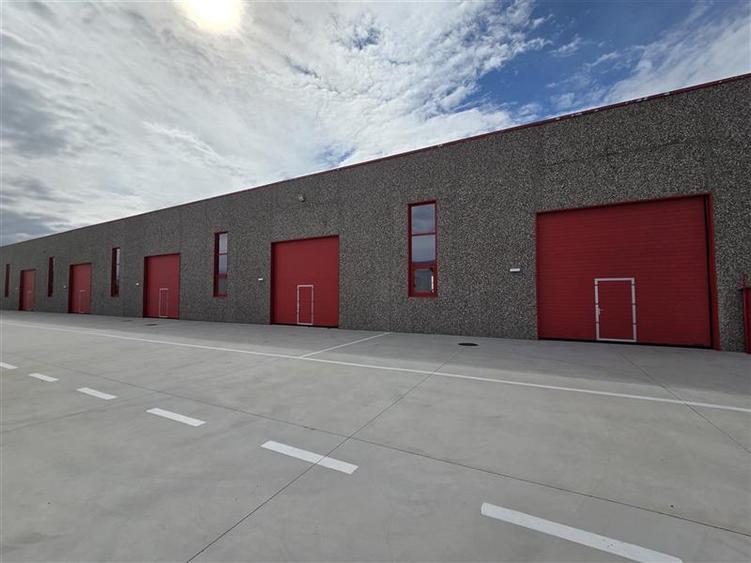Spațiu industrial, de 300 mp, în Central