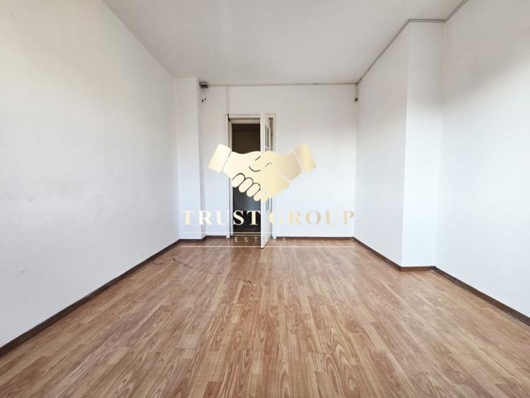 Apartament cu 5 camere decomandat în Victoriei