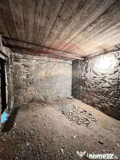 Casă cu 7 camere cu Teren 859 Mp în Mădei