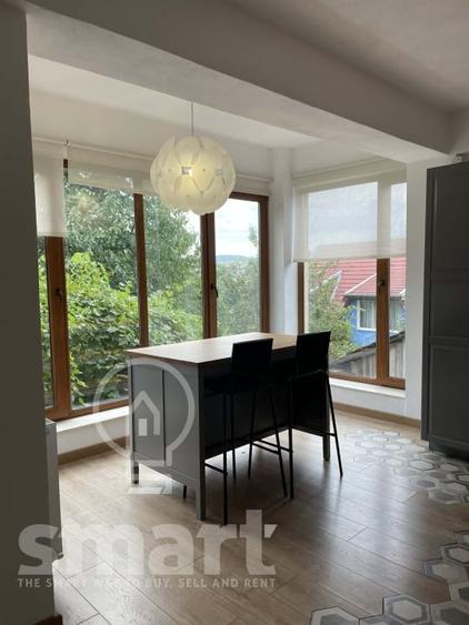 Apartament cu 3 camere semidecomandat, mobilat în Gruia
