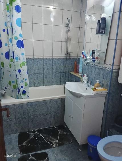Apartament cu 3 camere, 67 mp, et. 3 din 4, St. Fagarasului , Micro 16 - 8