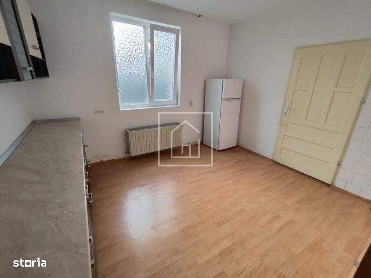 Apartament cu 3 camere decomandat, mobilat în Sub Arini