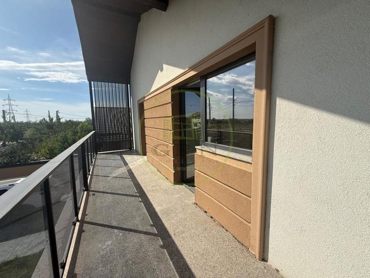 Casă individuală cu 5 camere cu Teren 430 Mp în Malu Mare