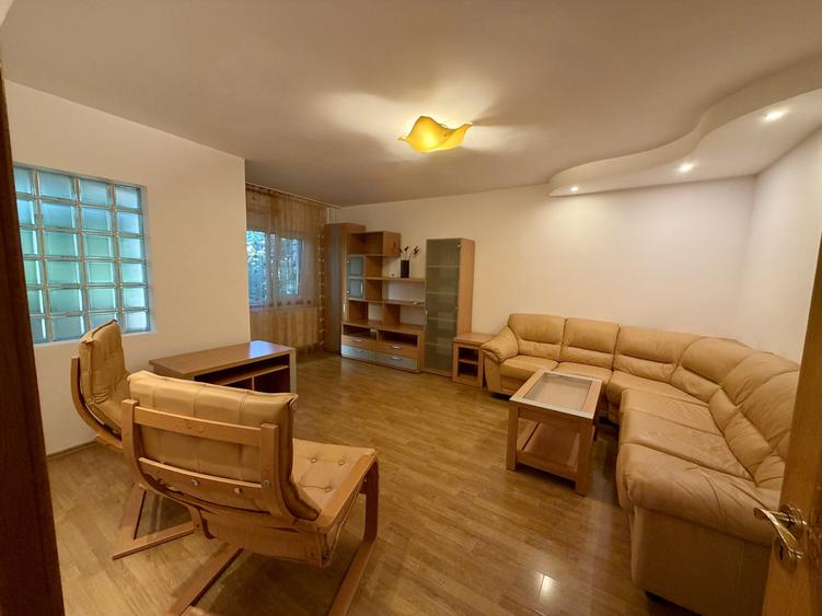 Apartament cu 3 camere decomandat, mobilat în Lujerului