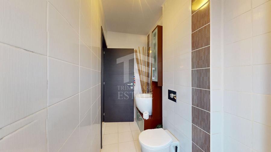 Casă individuală cu 5 camere cu Canalizare în Est