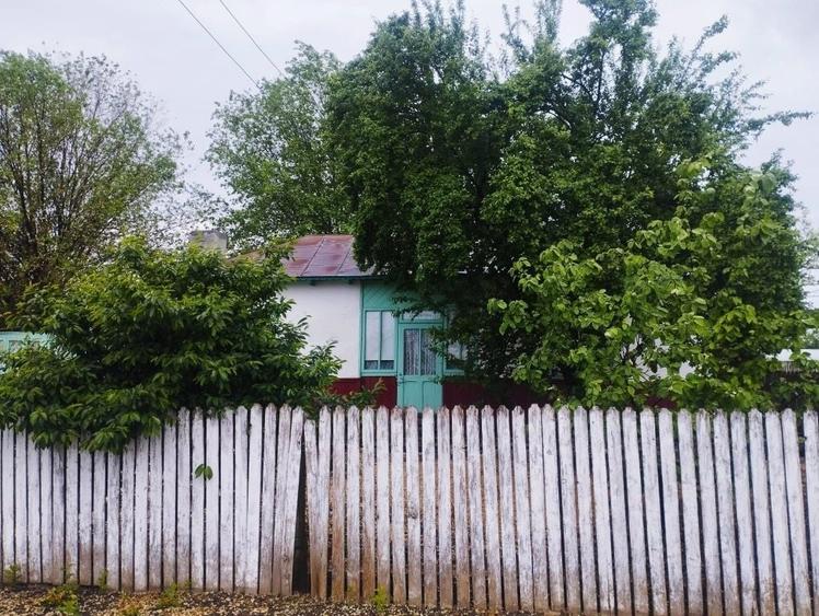 Casă cu 3 camere în Comăneasca