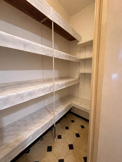 Apartament cu 3 camere semidecomandat în Drumul Taberei