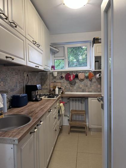 Apartament cu 3 camere semidecomandat în Pantelimon