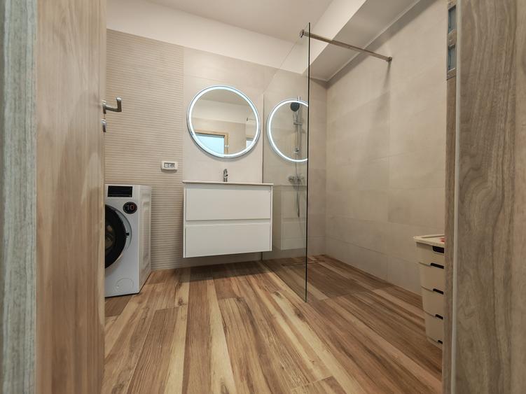 Apartament cu 2 camere decomandat în Universitate