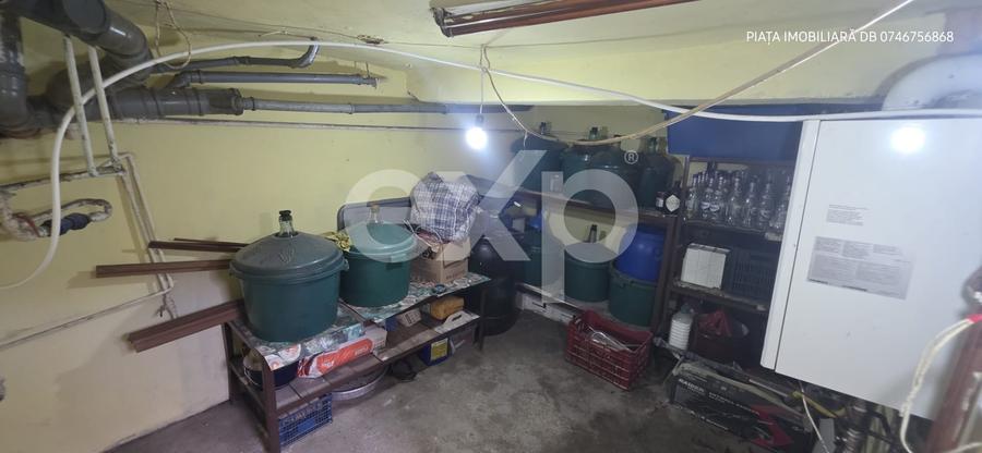 Casă individuală cu 9 camere cu Canalizare în Pucioasa