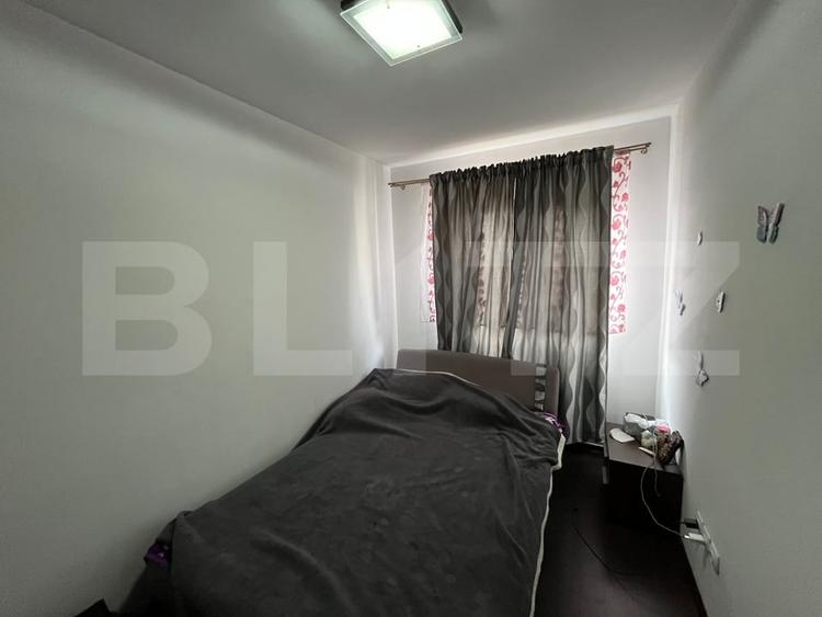 Apartament cu 2 camere semidecomandat, mobilat în Moreni