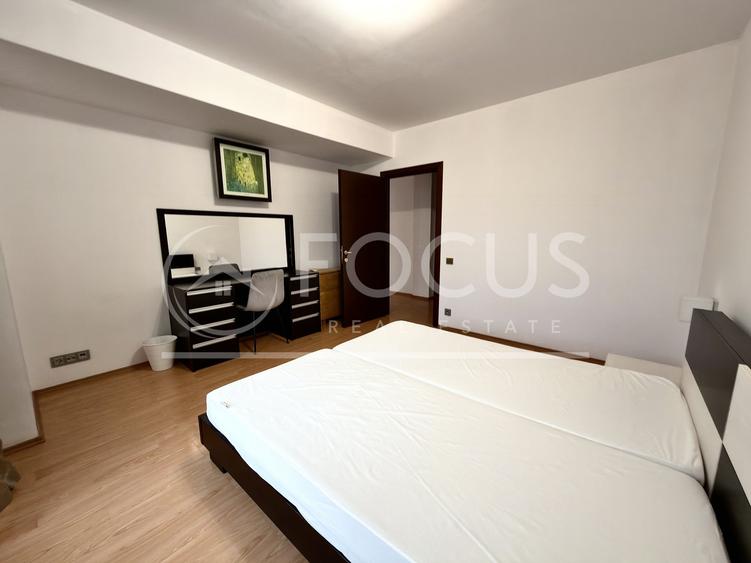 Apartament cu 3 camere semidecomandat, mobilat în Ștefan cel Mare