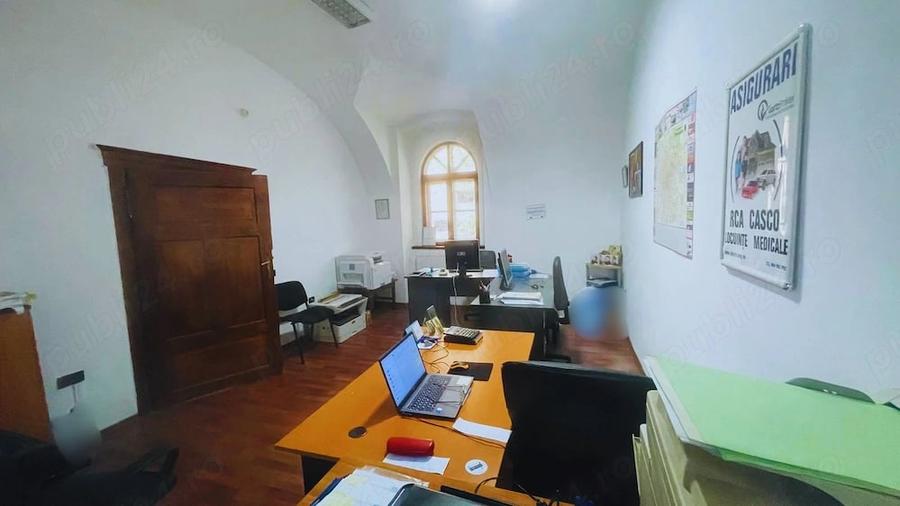 Spațiu comercial, de 42 mp, în P-ța Unirii