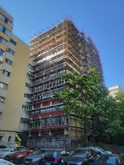 Apartament cu 3 camere în Colentina