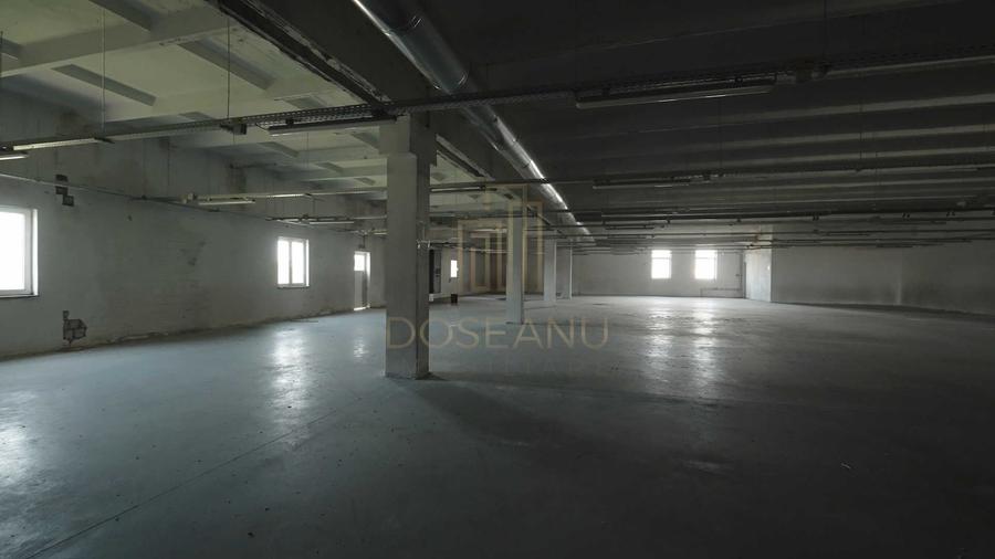 Spațiu industrial, de 1,452 mp, în Leș