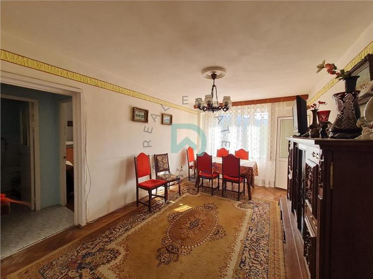 Apartament cu 3 camere circular în Astra