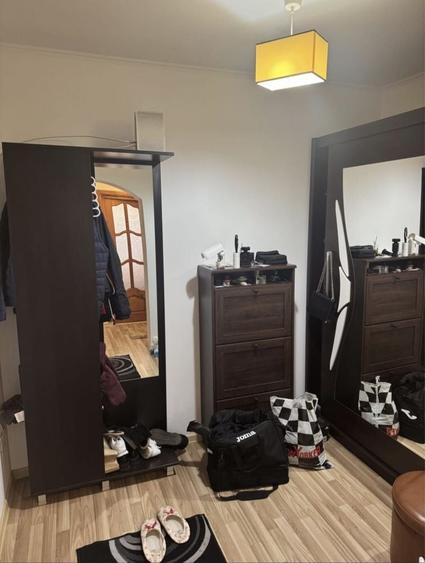 Apartament cu 3 camere decomandat în Exterior Vest