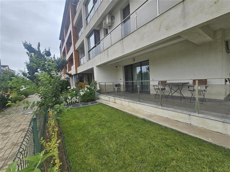 Apartament cu 3 camere semidecomandat, mobilat în Central