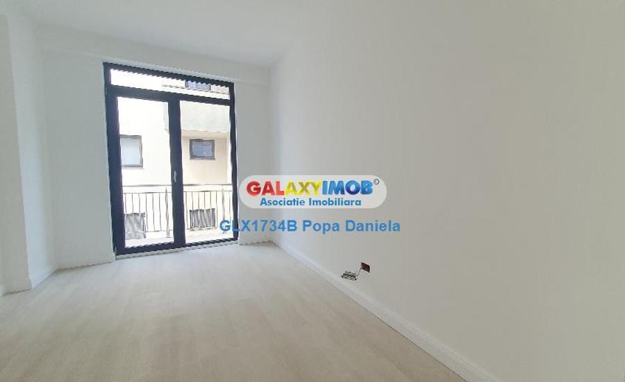 Apartament cu 3 camere decomandat în Mihai Bravu